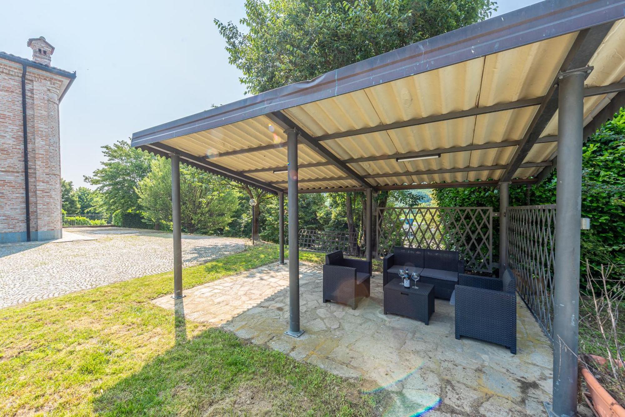 Villa Cornelia , Entire Villa With Private Pool Corneliano d'Alba Екстериор снимка